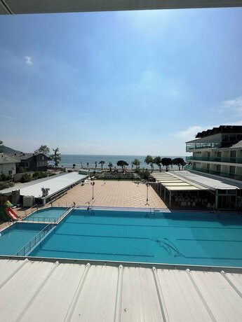 Imagen de la habitación del Hotel Cetin Prestige Resort. Foto 30