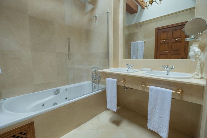 Imagen de la habitación del Hotel Cetina Palacio Ayala Berganza. Foto 5