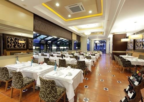 Imagen general del Hotel Cettia Beach Resort - Adults Only. Foto 14