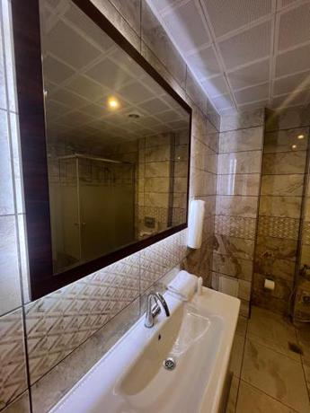 Imagen de la habitación del Hotel Cevaher & Suıtes. Foto 17