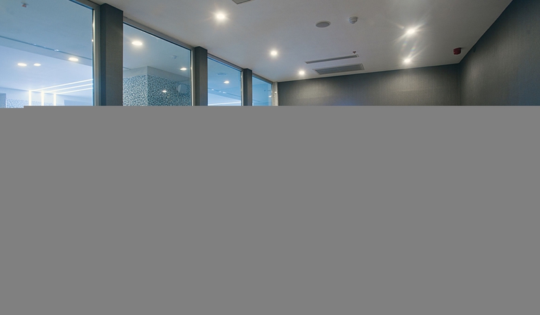 Imagen de la piscina del Hotel Cevahir Istanbul Asia. Foto 14