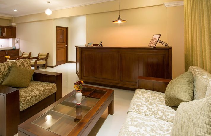 Imagen de los interiores del Hotel Ceyloni City. Foto 20