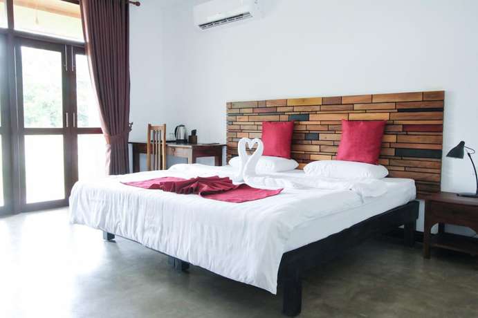 Imagen de la habitación del Hotel Ceyloni hotel. Foto 9