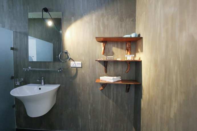 Imagen de la habitación del Hotel Ceyloni hotel. Foto 11