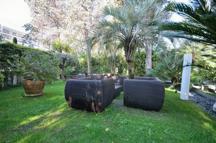 Imagen de los exteriores del Hotel Cezanne. Foto 9