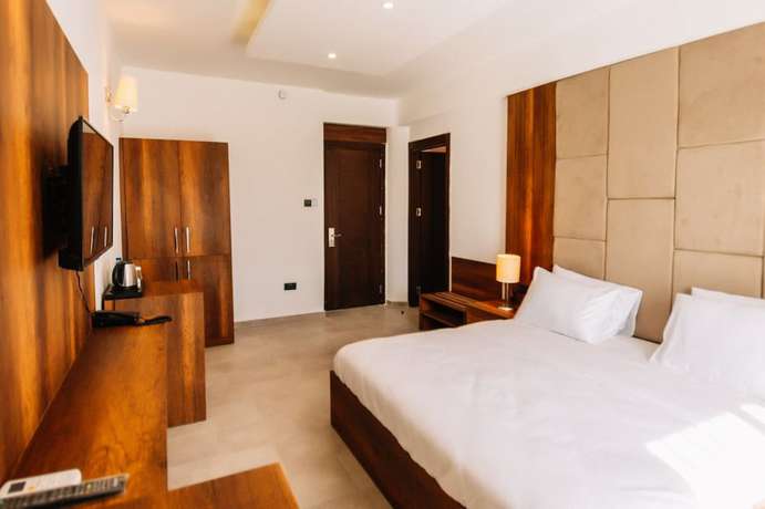 Imagen de la habitación del Hotel Cezar\'s Airport. Foto 2