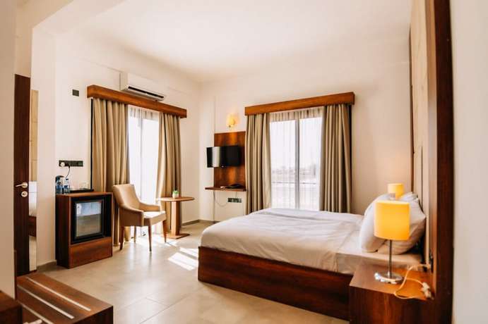 Imagen de la habitación del Hotel Cezar\'s Airport. Foto 3