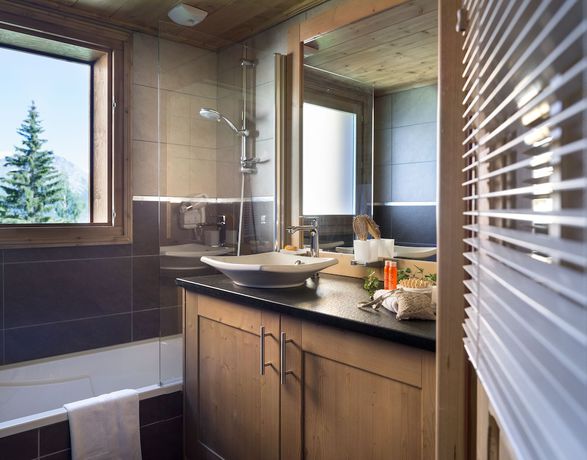 Imagen de la habitación del Hotel Cgh Résidences And Spas Les Chalets De Laÿssia. Foto 10