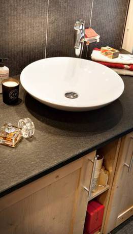 Imagen de la habitación del Hotel Cgh R&eacute;sidences and Spa Les Chalets De L&eacute;ana. Foto 6