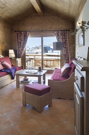 Imagen de los interiores del Hotel Cgh R&eacute;sidences and Spas Le Chalet Des Dolines. Foto 6