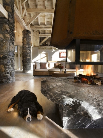 Imagen de los interiores del Hotel Cgh Résidences and Spas Le Hameau De Pierre Blanche. Foto 12