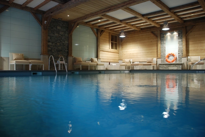 Imagen de la piscina del Hotel Cgh Résidences and Spas Le Ruitor. Foto 19