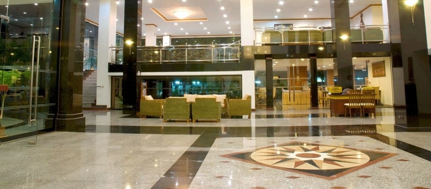 Imagen de los interiores del Hotel Ch. Foto 10
