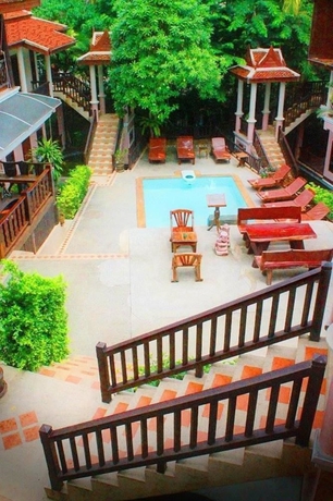 Imagen de los exteriores del Hotel Cha Wan Villa Aonang. Foto 9