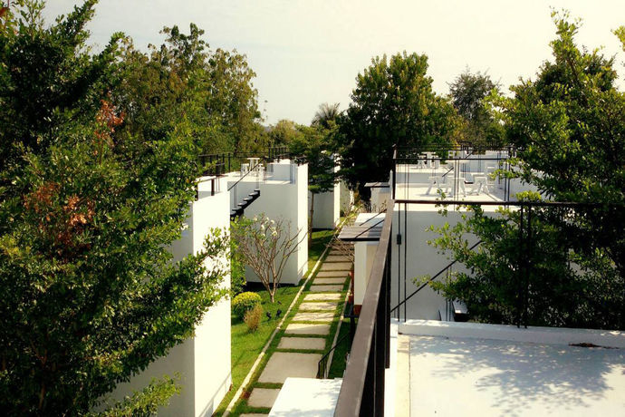 Imagen de los exteriores del Hotel Cha-am Eco Camp. Foto 10