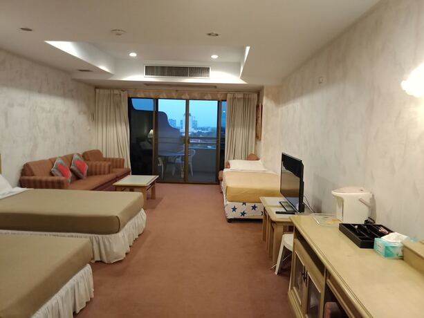 Imagen de la habitación del Hotel Cha-am Grand Condotel. Foto 20