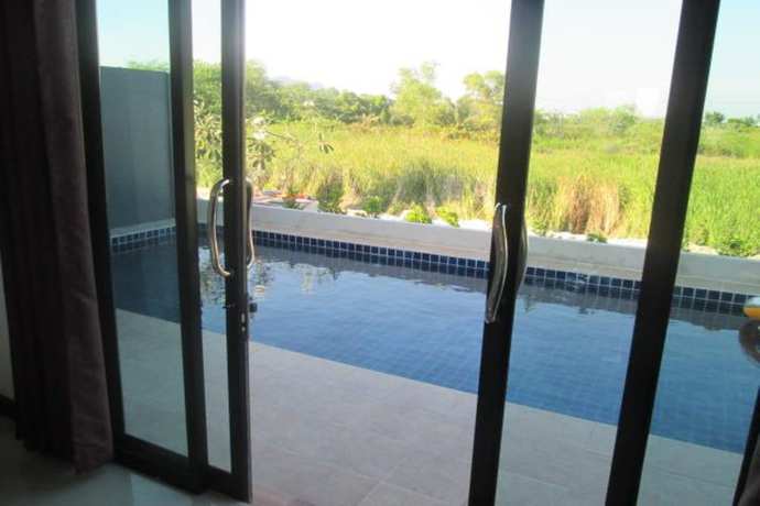 Imagen de la habitación del Hotel Cha-am Pool Station. Foto 2