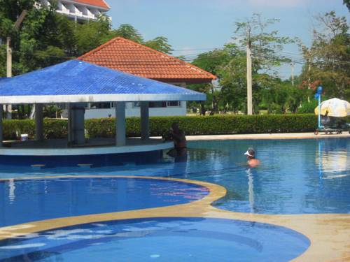 Imagen de la habitación del Hotel Cha-am Royal Beach. Foto 2