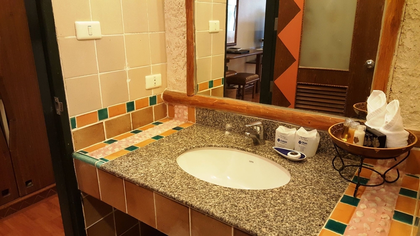 Imagen de la habitación del Hotel Chaba Cabana Beach Resort. Foto 8