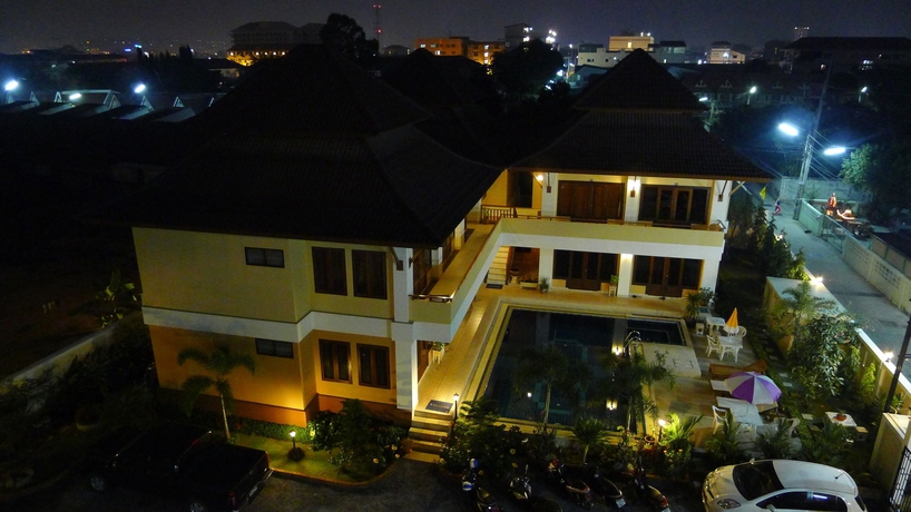 Imagen de los exteriores del Hotel Chaba Garden Resort and Service. Foto 8
