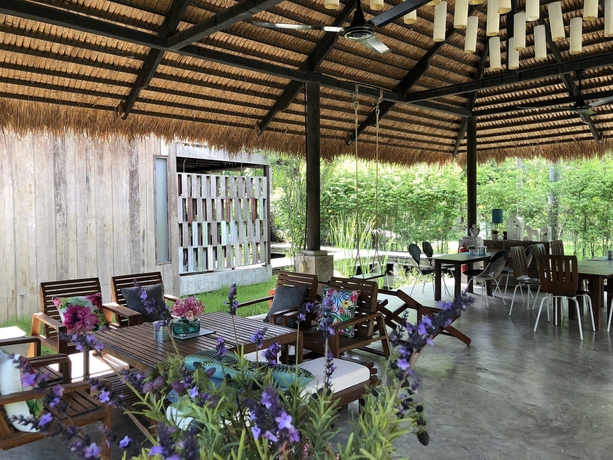 Imagen del bar/restaurante del Hotel Chababaancham Resort. Foto 5