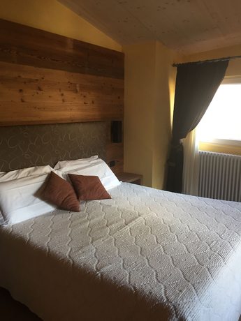Imagen de la habitación del Hotel Chaberton. Foto 8
