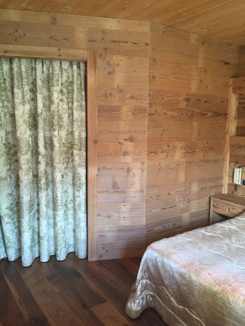 Imagen de la habitación del Hotel Chaberton. Foto 17