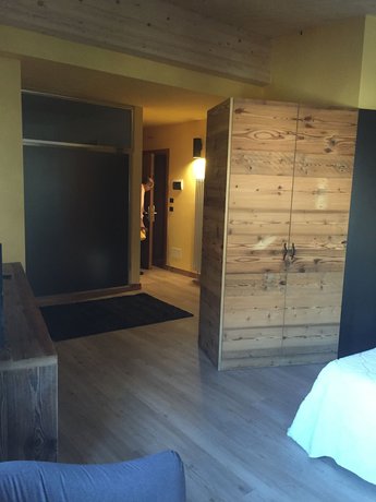 Imagen de la habitación del Hotel Chaberton. Foto 18