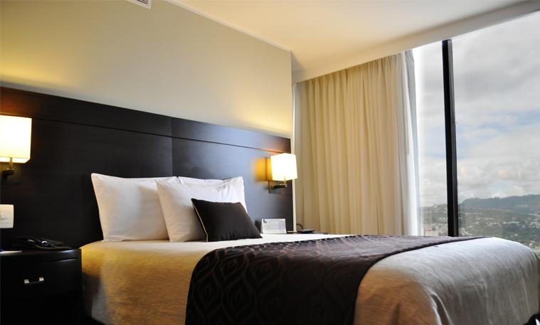 Imagen de la habitación del Hotel Chacao Suites. Foto 3