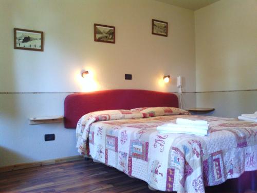 Imagen de la habitación del Hotel Chacaril. Foto 8