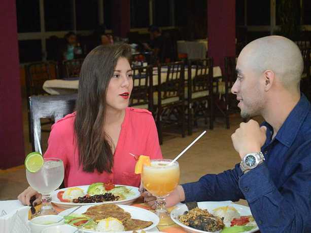 Imagen del bar/restaurante del Hotel Chachalacas. Foto 4