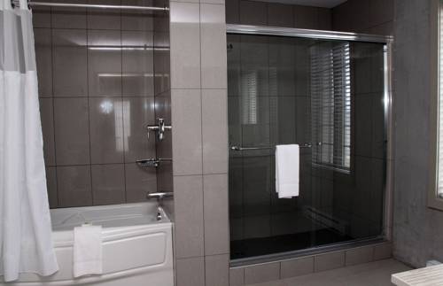 Imagen de la habitación del Hotel Ch&acirc;teau Arnaud. Foto 4