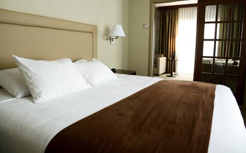 Imagen de la habitación del Hotel Ch&acirc;teau Arnaud. Foto 6
