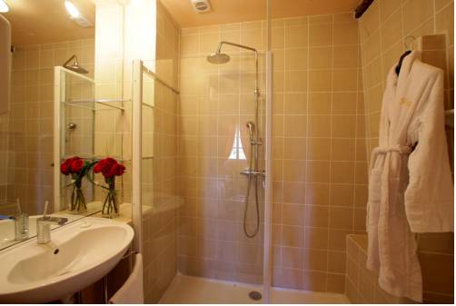 Imagen de la habitación del Hotel Ch&acirc;teau Bellevue, CAZAUBON. Foto 4