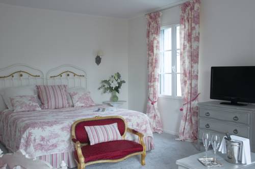 Imagen de la habitación del Hotel Ch&acirc;teau Bellevue, CAZAUBON. Foto 8