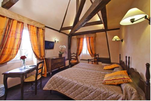 Imagen de la habitación del Hotel Ch&acirc;teau Bellevue, CAZAUBON. Foto 13