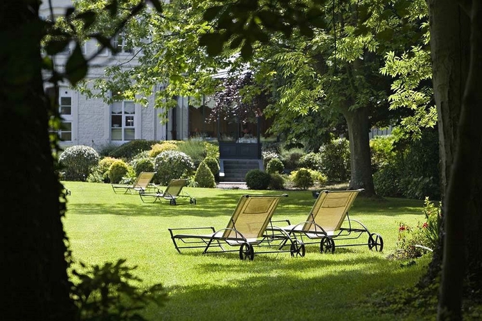 Imagen de los exteriores del Hotel Ch&acirc;teau Cl&eacute;ry. Foto 3