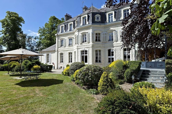 Imagen de los exteriores del Hotel Ch&acirc;teau Cl&eacute;ry. Foto 4