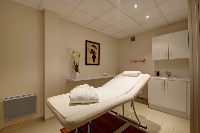 Imagen de los interiores del Hotel Ch&acirc;teau Cl&eacute;ry. Foto 7