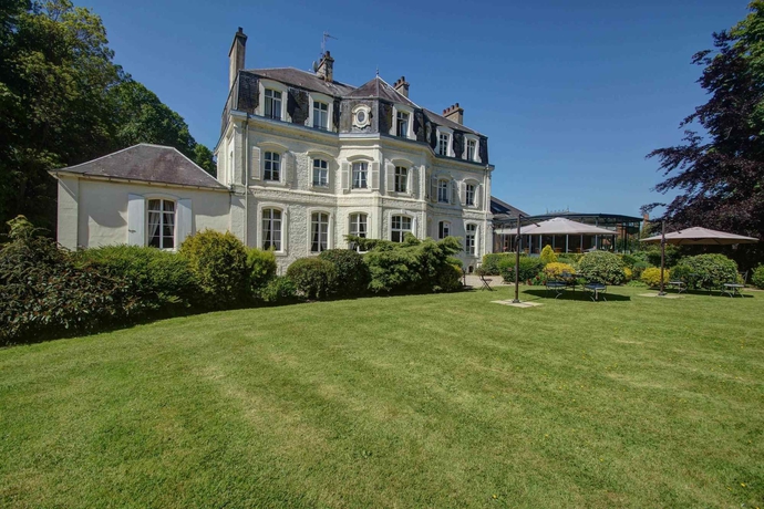 Imagen de los exteriores del Hotel Ch&acirc;teau Cl&eacute;ry. Foto 6