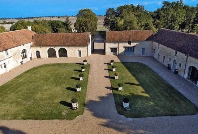 Imagen general del Hotel Ch&acirc;teau De Charg&eacute;. Foto 9