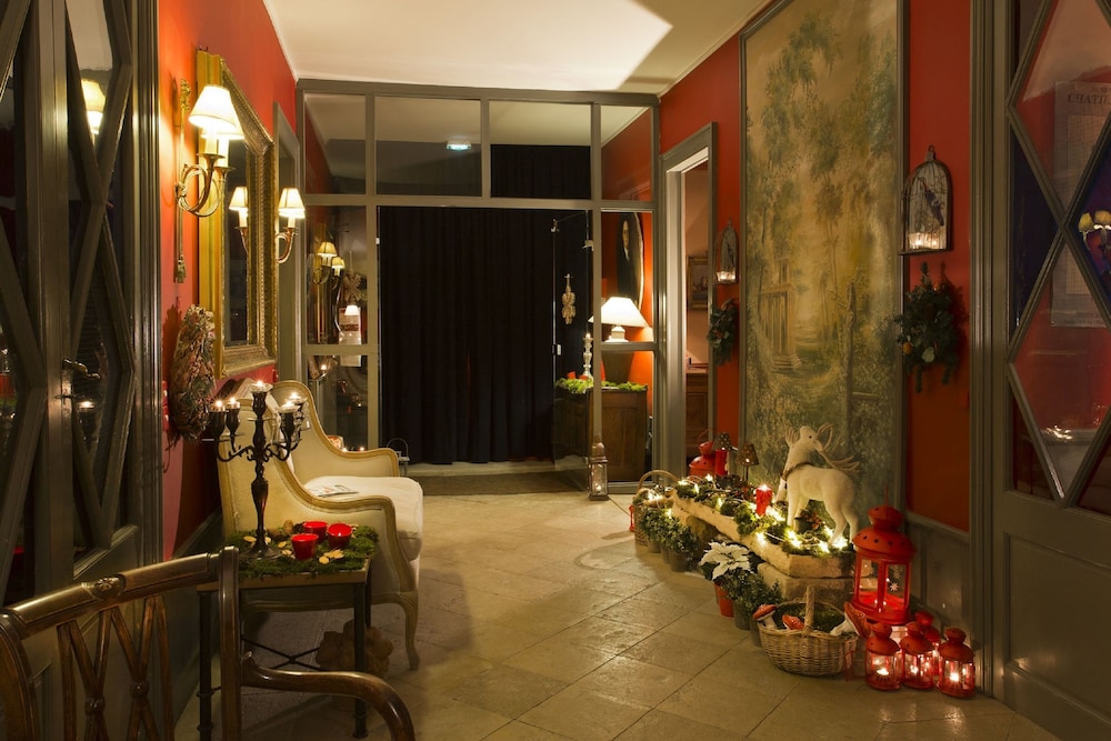 Imagen de los interiores del Hotel Ch&acirc;teau De Courban and Spa Nuxe. Foto 19