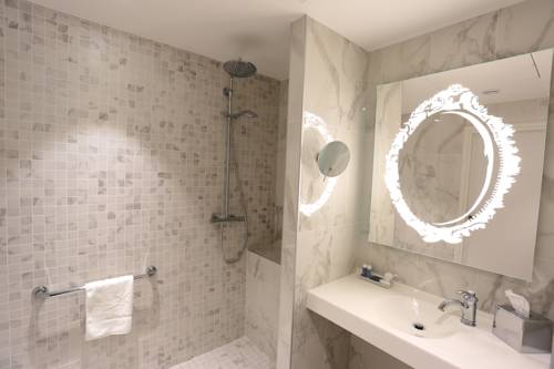 Imagen de la habitación del Hotel Ch&acirc;teau De Drudas. Foto 6