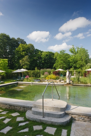 Imagen de la piscina del Hotel Château De Germigney. Foto 14