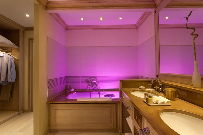 Imagen de la habitación del Hotel Château De La Messardière. Foto 5