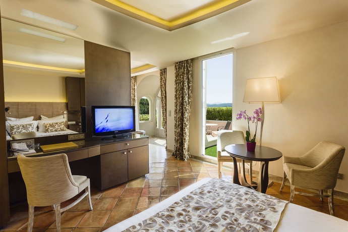 Imagen de la habitación del Hotel Château De La Messardière. Foto 6