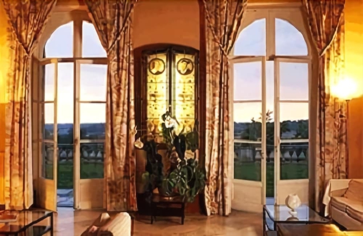 Imagen de los interiores del Hotel Ch&acirc;teau De Larroque. Foto 13