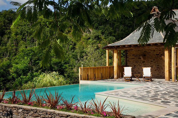 Imagen general del Hotel Ch&acirc;teau De Longcol. Foto 3