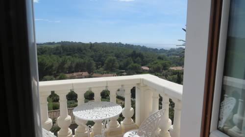 Imagen de la habitación del Hotel Ch&acirc;teau De Me&iuml;-l&eacute;s&eacute;. Foto 7