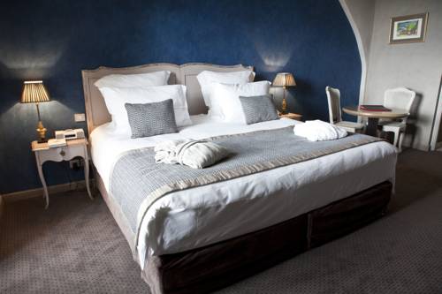 Imagen de la habitación del Hotel Ch&acirc;teau De Mercu&egrave;s. Foto 10